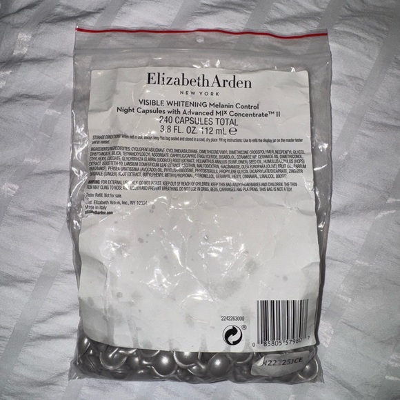 Elizabeth Arden Visible Brightening Clearly Radiant Capsules (241 Count) - Picture 1 of 3